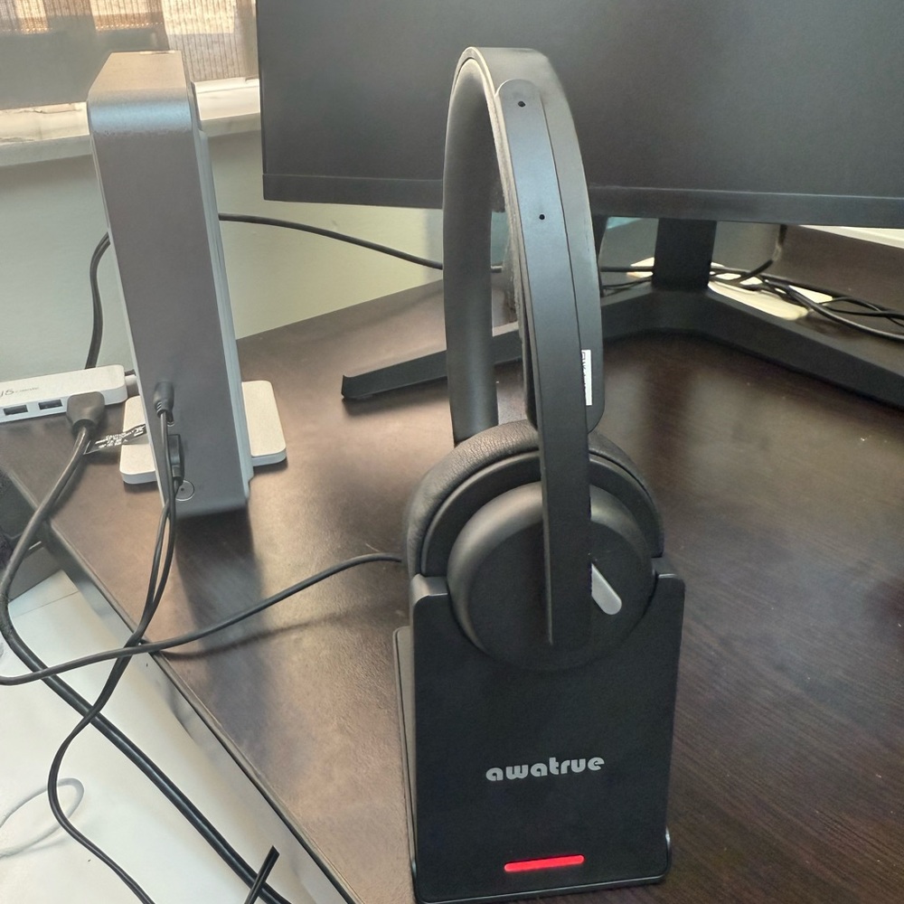 Awatrue Black Wireless Headphones